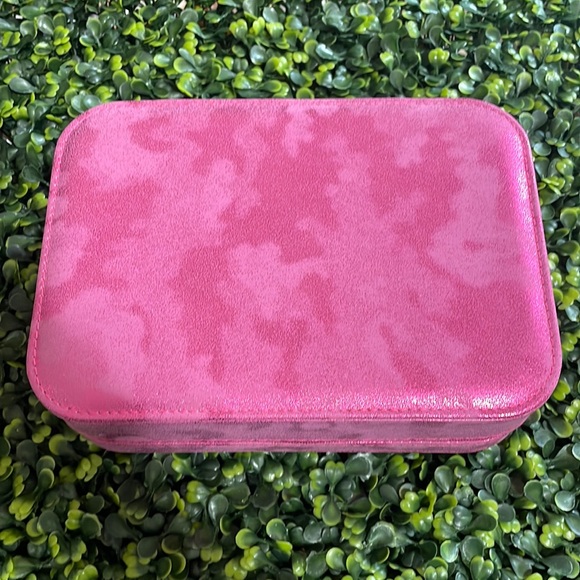 🎉💕 NEW Grace Pink Jewelry Travel Zip Closure Case Gifts - Picture 1 of 6